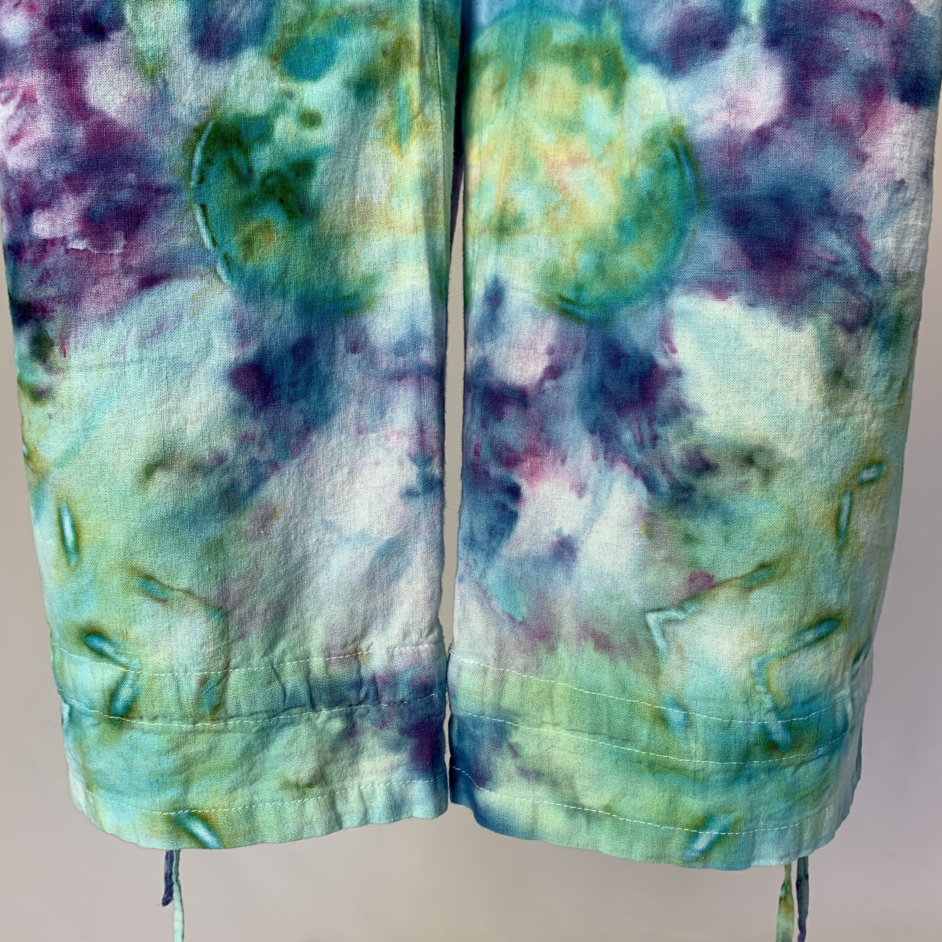 Technicolor Bohemian | Pantaloni cargo riciclati | Taglia ML