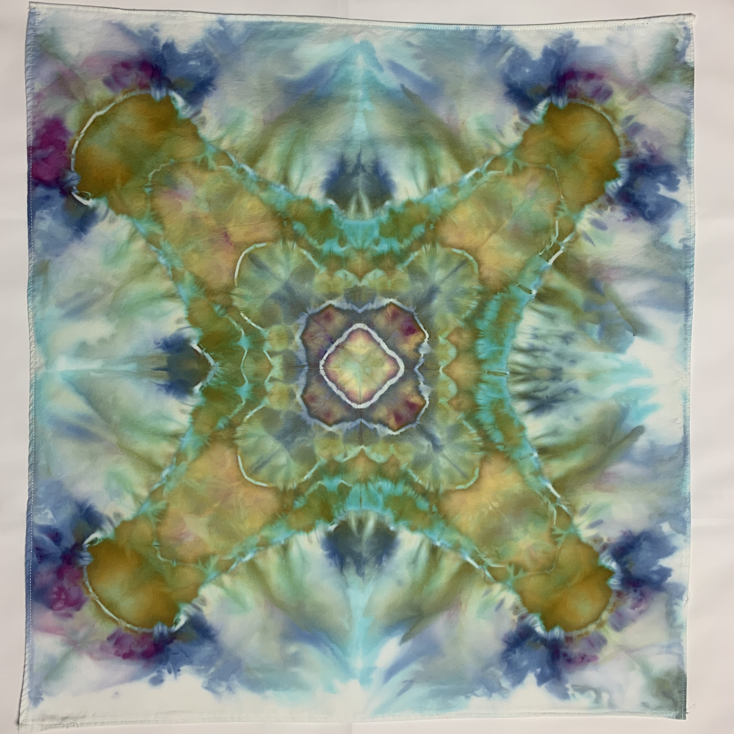 Vitality | Bandana/Sciarpa | 20,5" x 21,5", 52 cm x 55 cm